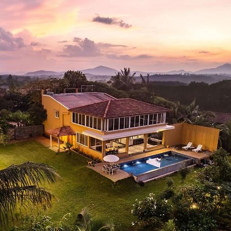 Stayvista At Countryside Meadows With Pool, Ac Poona Buitenkant foto