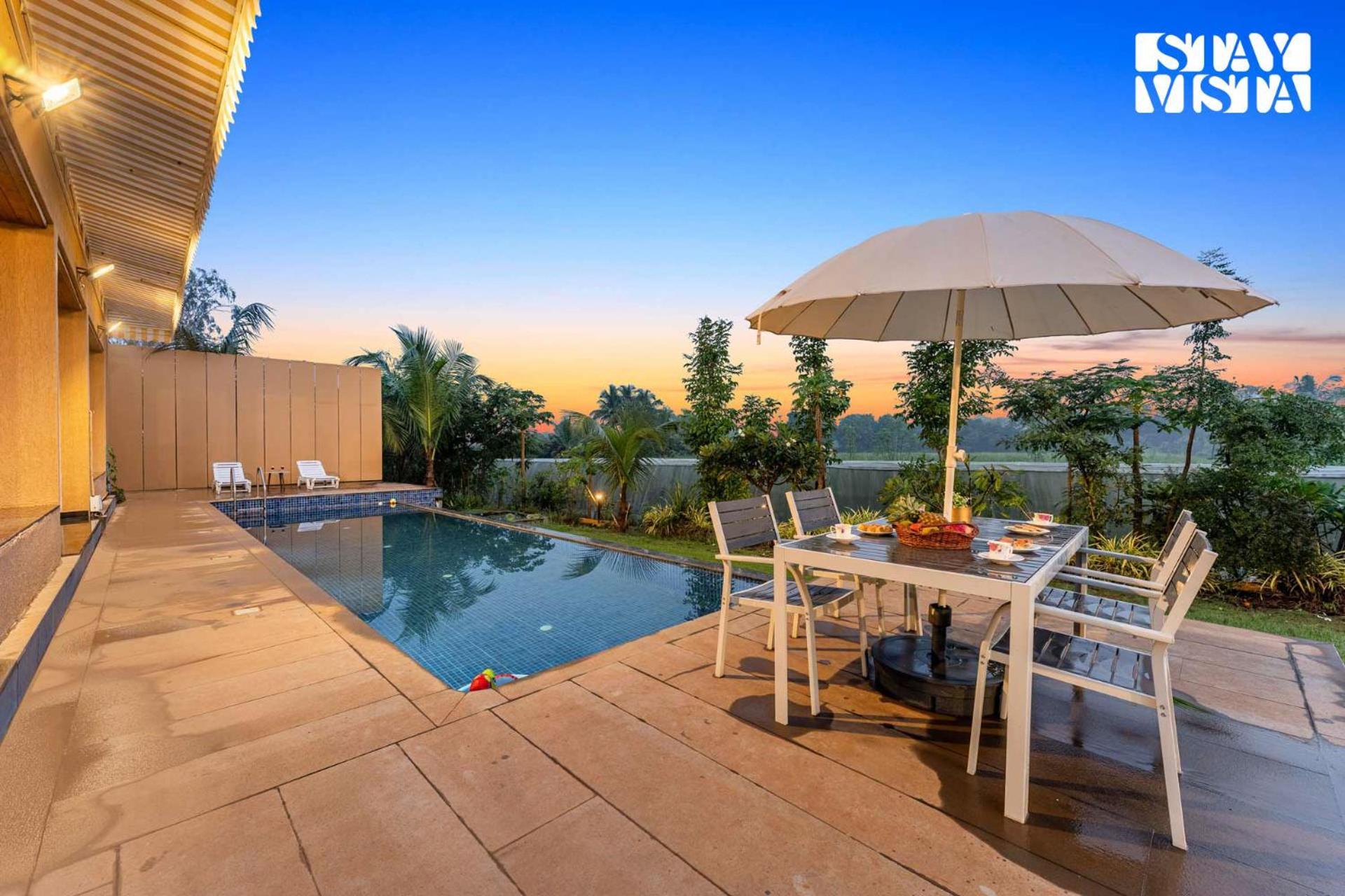 Stayvista At Countryside Meadows With Pool, Ac Poona Buitenkant foto